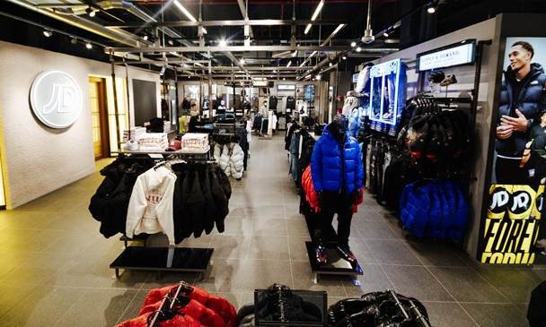 JD abrirá cuatro nuevas tiendas y ampliará su local en La Maquinista