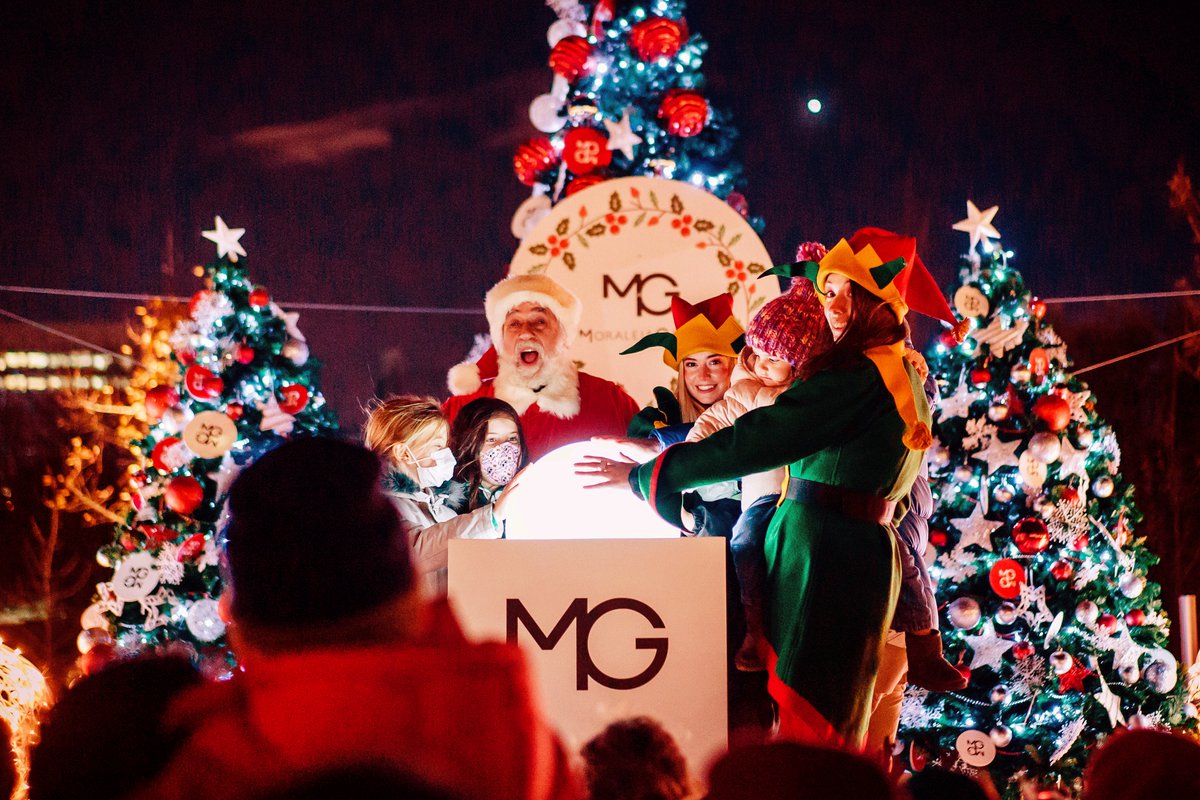 Papá Noel encendió las luces de navidad en Moraleja Green