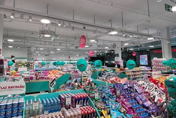 Normal estrena en Vallsur su primer establecimiento en Castilla y León