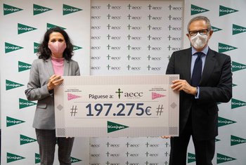 El Corte Inglés entrega 197.275 euros a una investigación sobre el cáncer de mama