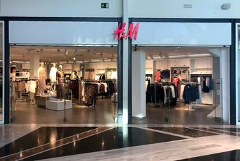 Las ventas de H&M caen un 21% en el primer trimestre