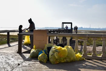 Bahía Sur recoge 360 kilos de residuos
