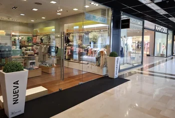 Reprepol abre su tienda en el centro comercial 4 Caminos