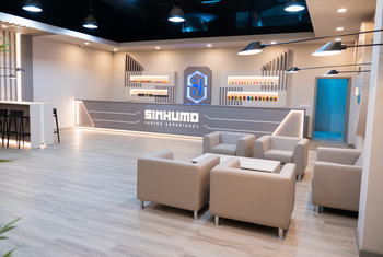 Sinhumo regresa a Factory Dos Hermanas