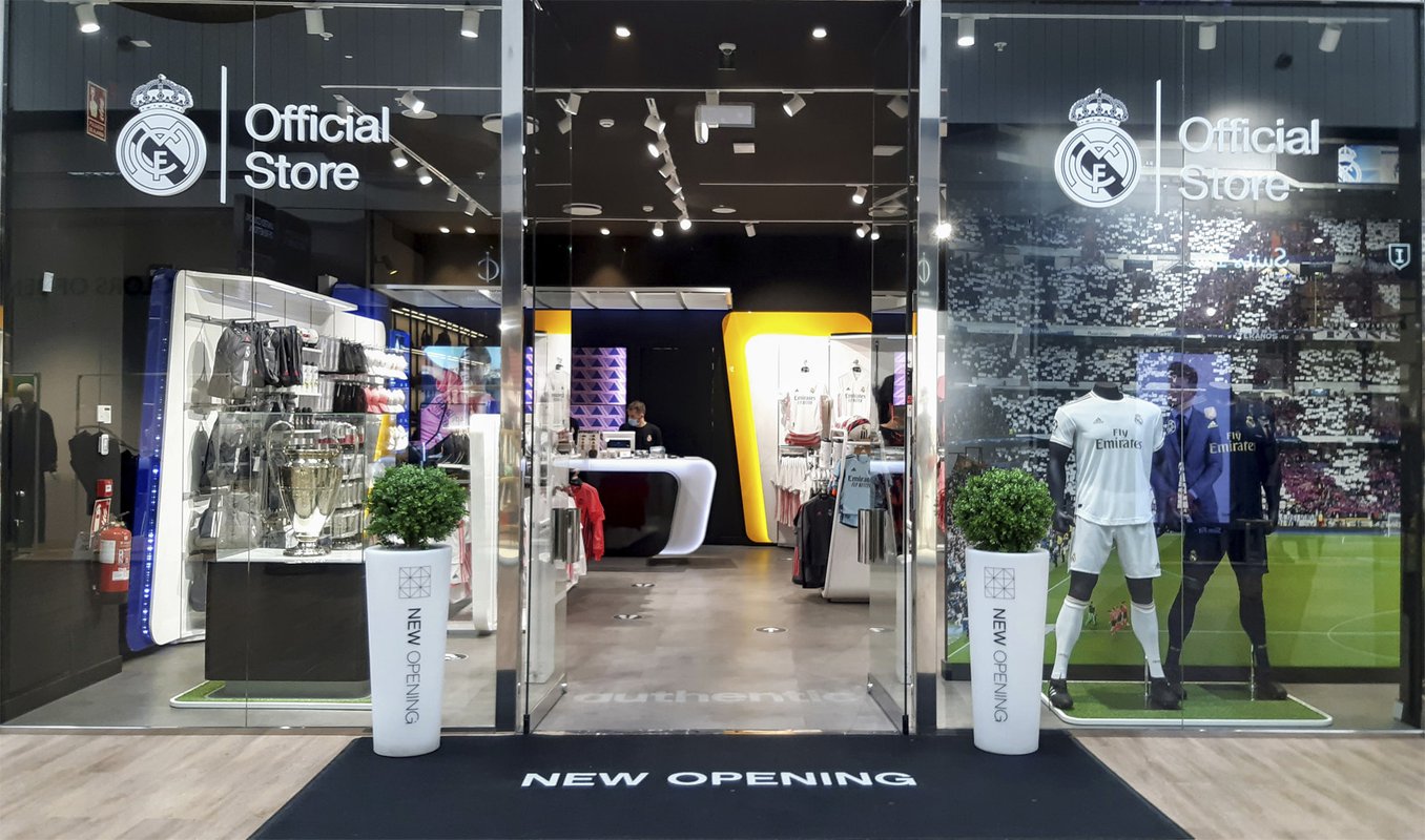 Una tienda oficial del Real Madrid abre en San Sebastián de los Reyes The Style Outlets