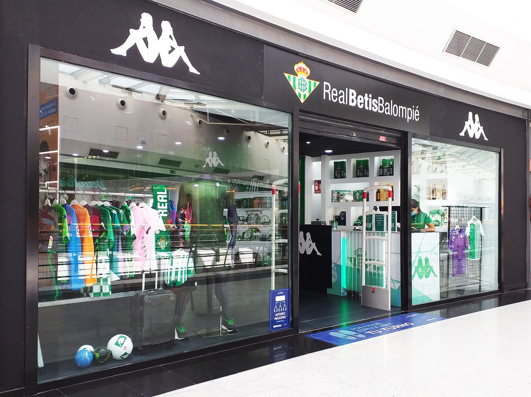 AireSur inaugura una tienda Kappa del Real Betis