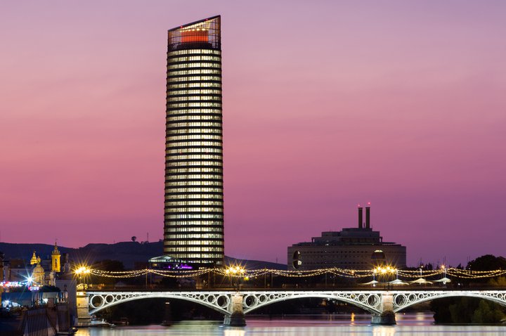 Torre Sevilla y Endesa X Way se unen para crear una gran estación de recarga