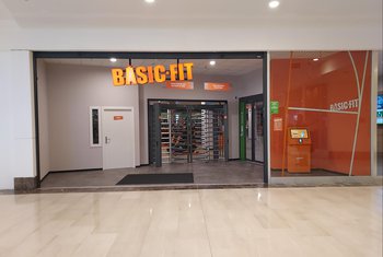 Basic Fit aterriza en el Centro Comercial TresAguas