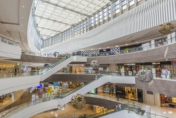 La afluencia a centros comerciales en España sube un 0,7% en diciembre